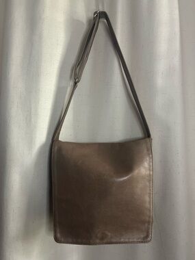 Coronado Leather Tan Shoulder Bag Minimal Flap Adjustable Strap Vintage